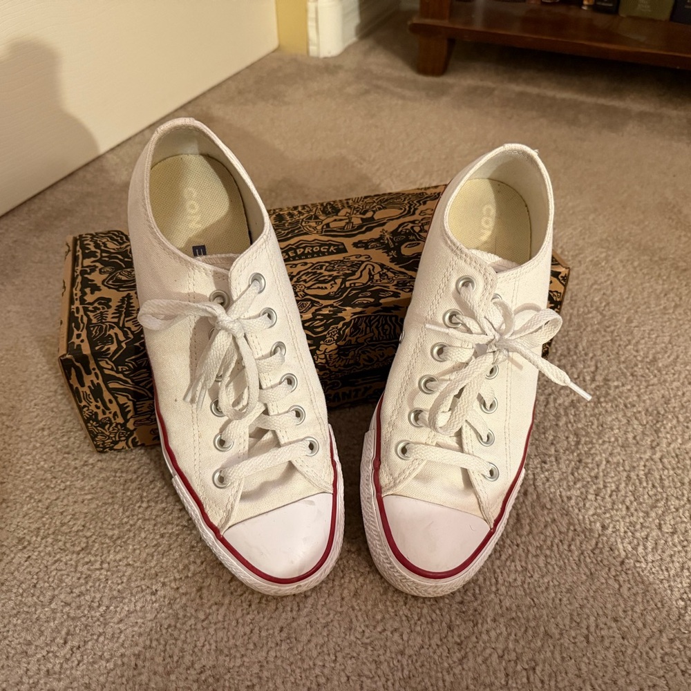 Converse Ankle Tennis Shoes